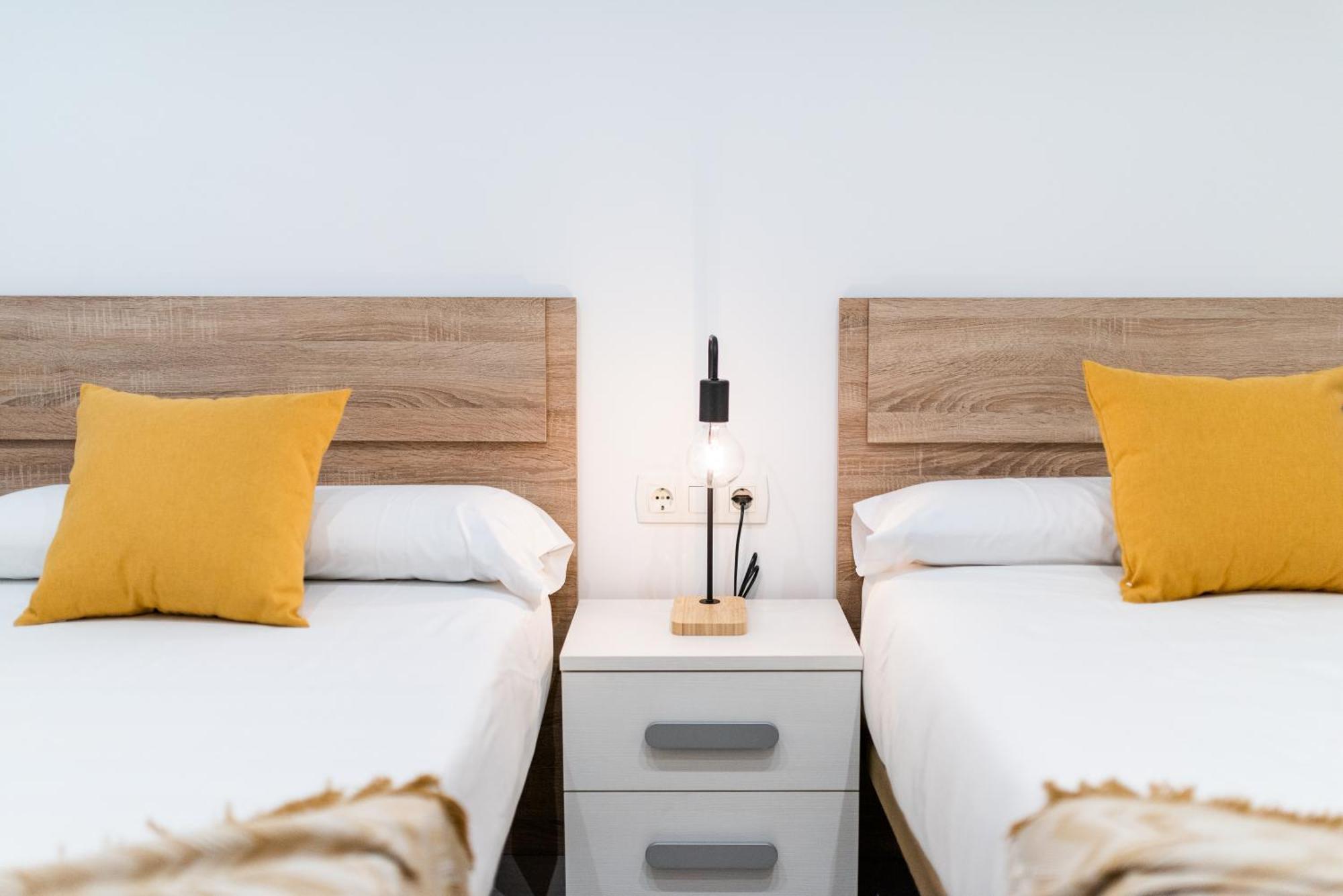 Wekey Homes Granada, Elvira Suites Centro Екстериор снимка