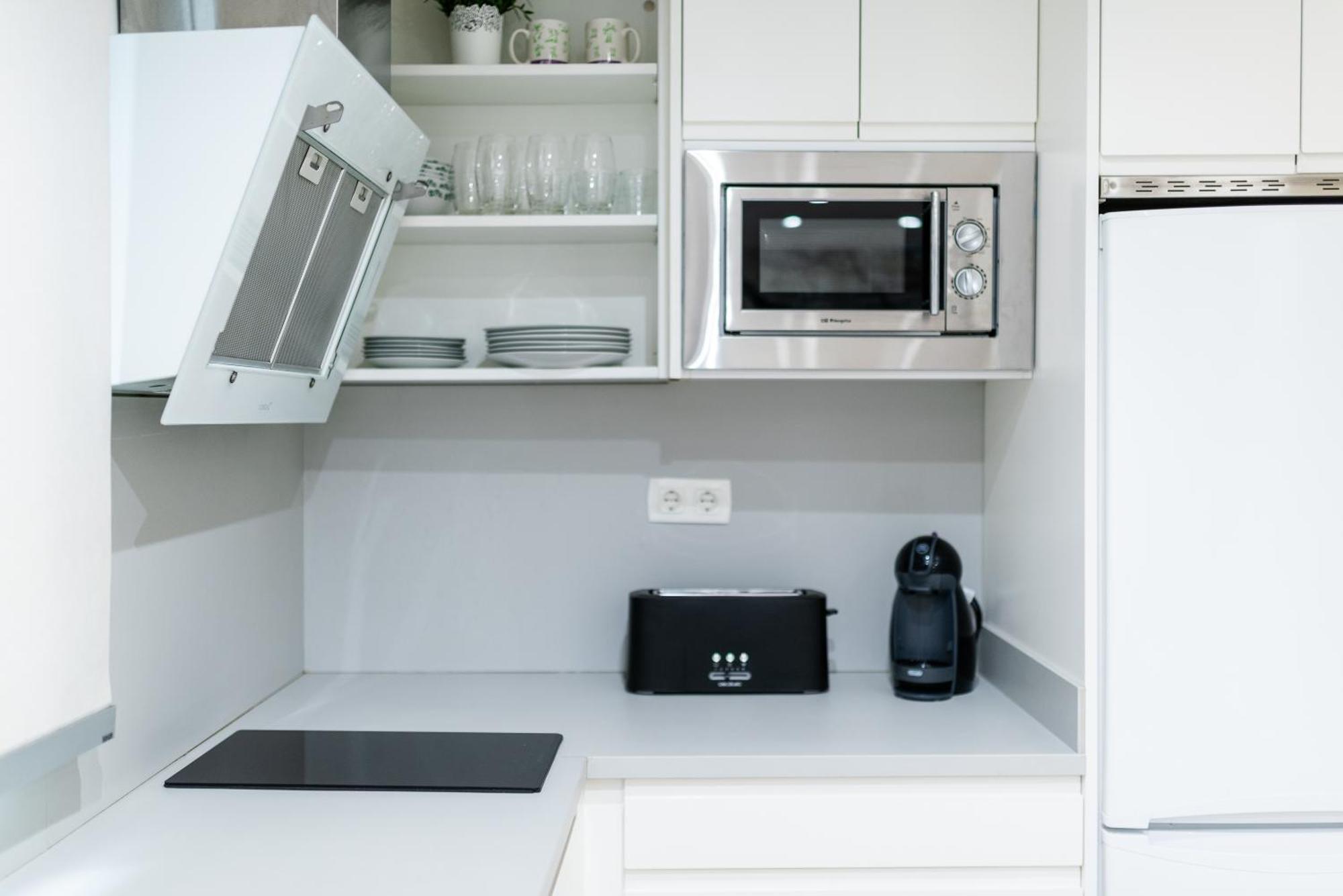 Wekey Homes Granada, Elvira Suites Centro Екстериор снимка