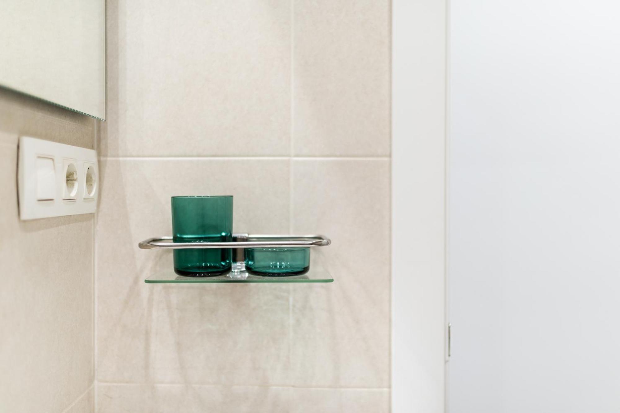 Wekey Homes Granada, Elvira Suites Centro Екстериор снимка