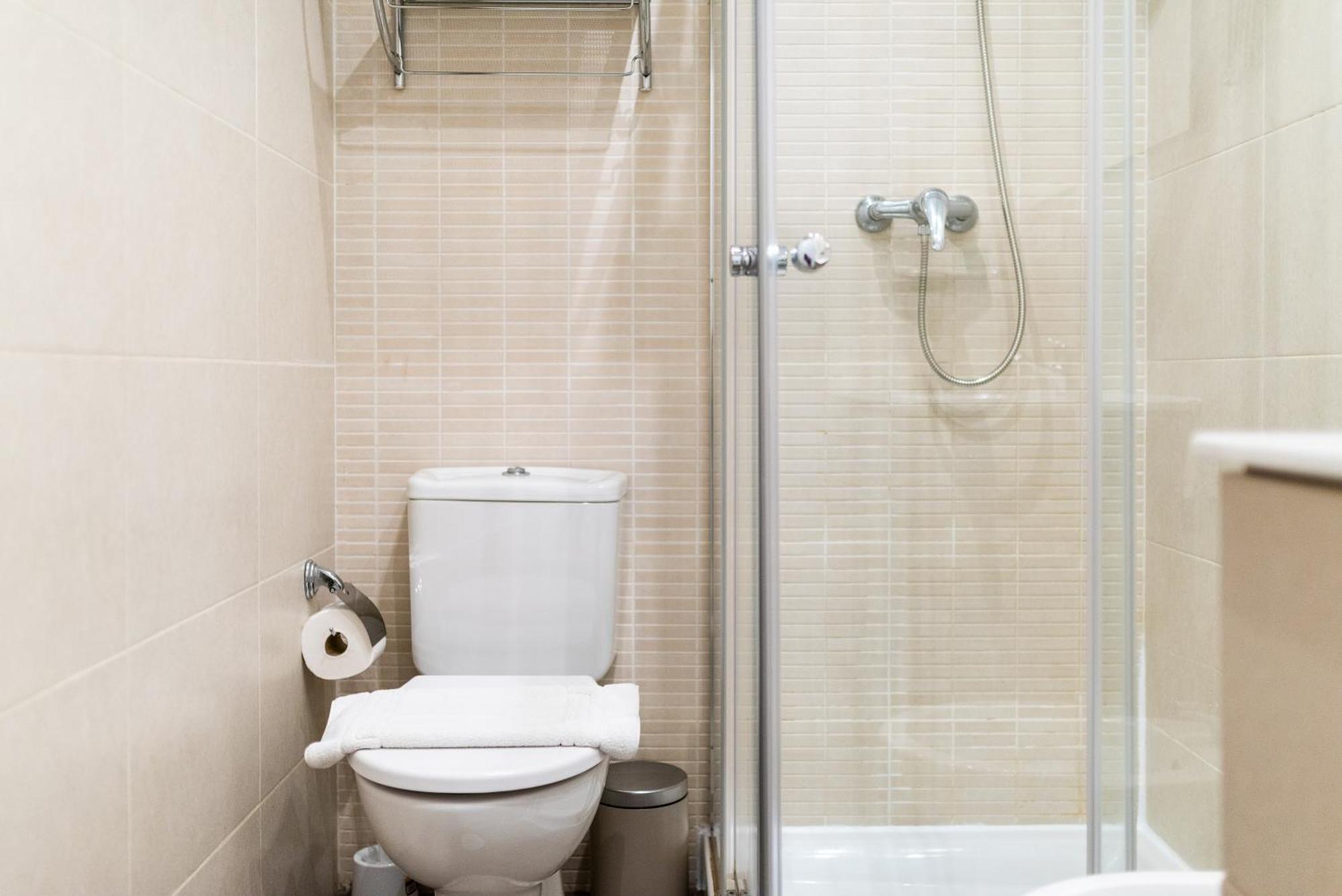 Wekey Homes Granada, Elvira Suites Centro Екстериор снимка