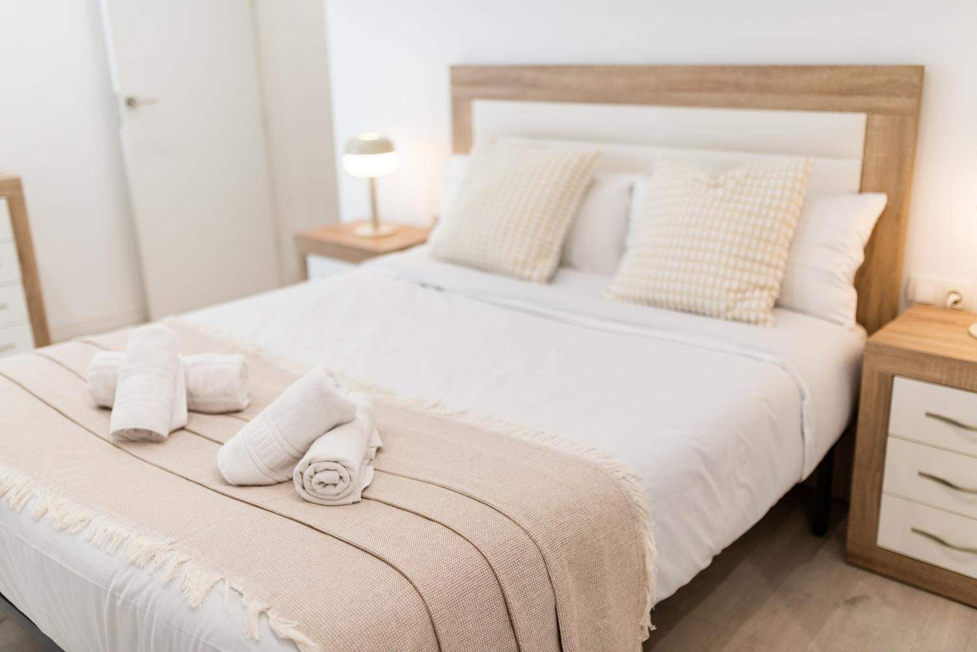 Wekey Homes Granada, Elvira Suites Centro Екстериор снимка