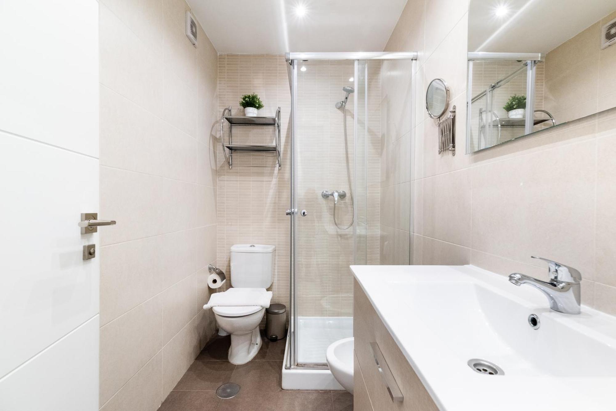 Wekey Homes Granada, Elvira Suites Centro Екстериор снимка
