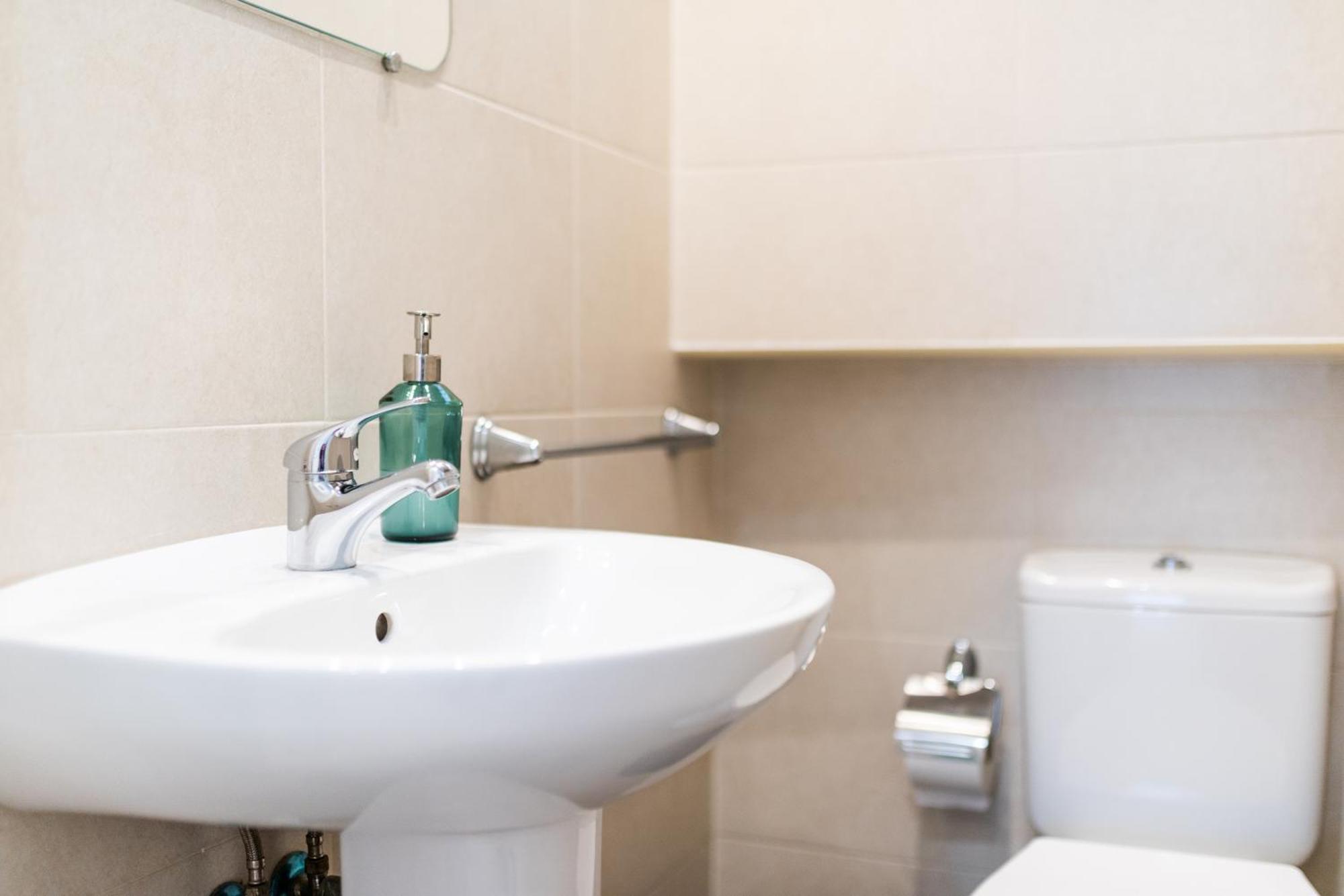 Wekey Homes Granada, Elvira Suites Centro Екстериор снимка