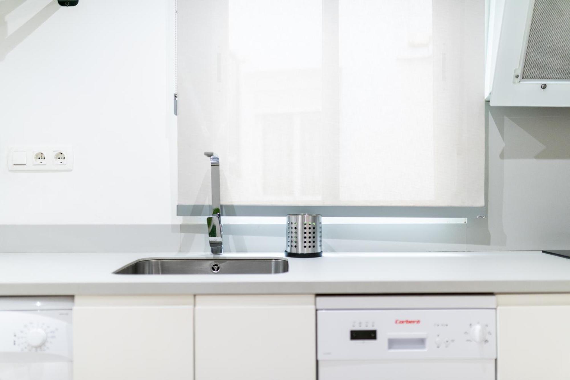 Wekey Homes Granada, Elvira Suites Centro Екстериор снимка