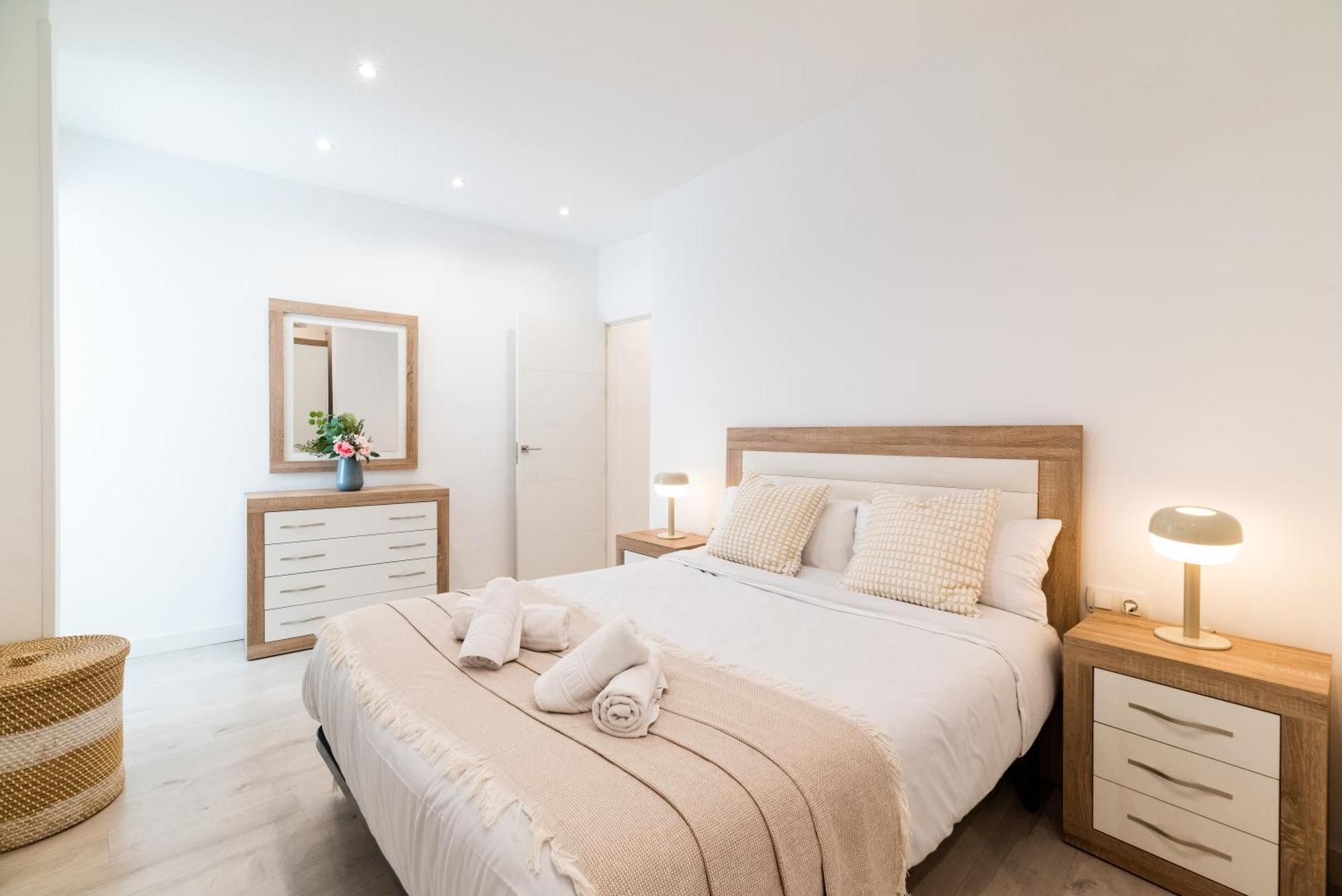 Wekey Homes Granada, Elvira Suites Centro Екстериор снимка