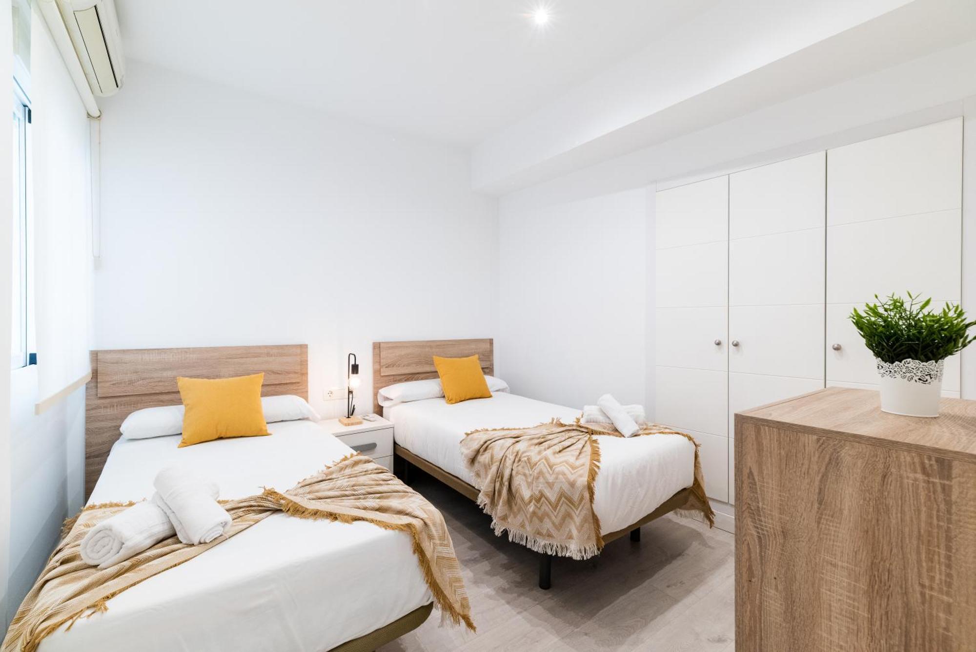 Wekey Homes Granada, Elvira Suites Centro Екстериор снимка
