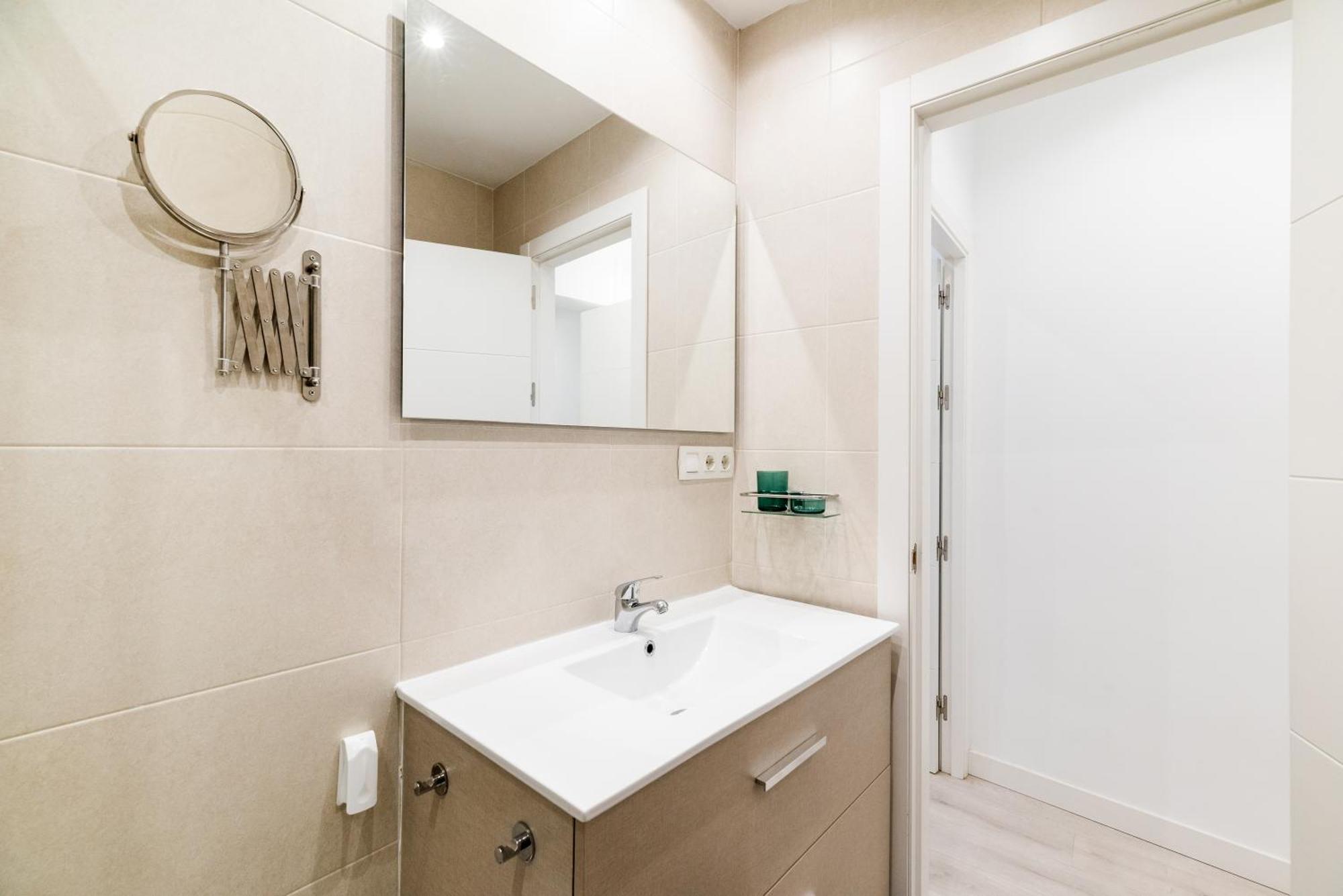 Wekey Homes Granada, Elvira Suites Centro Екстериор снимка