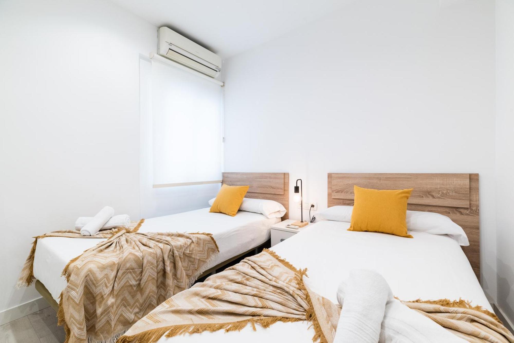 Wekey Homes Granada, Elvira Suites Centro Екстериор снимка