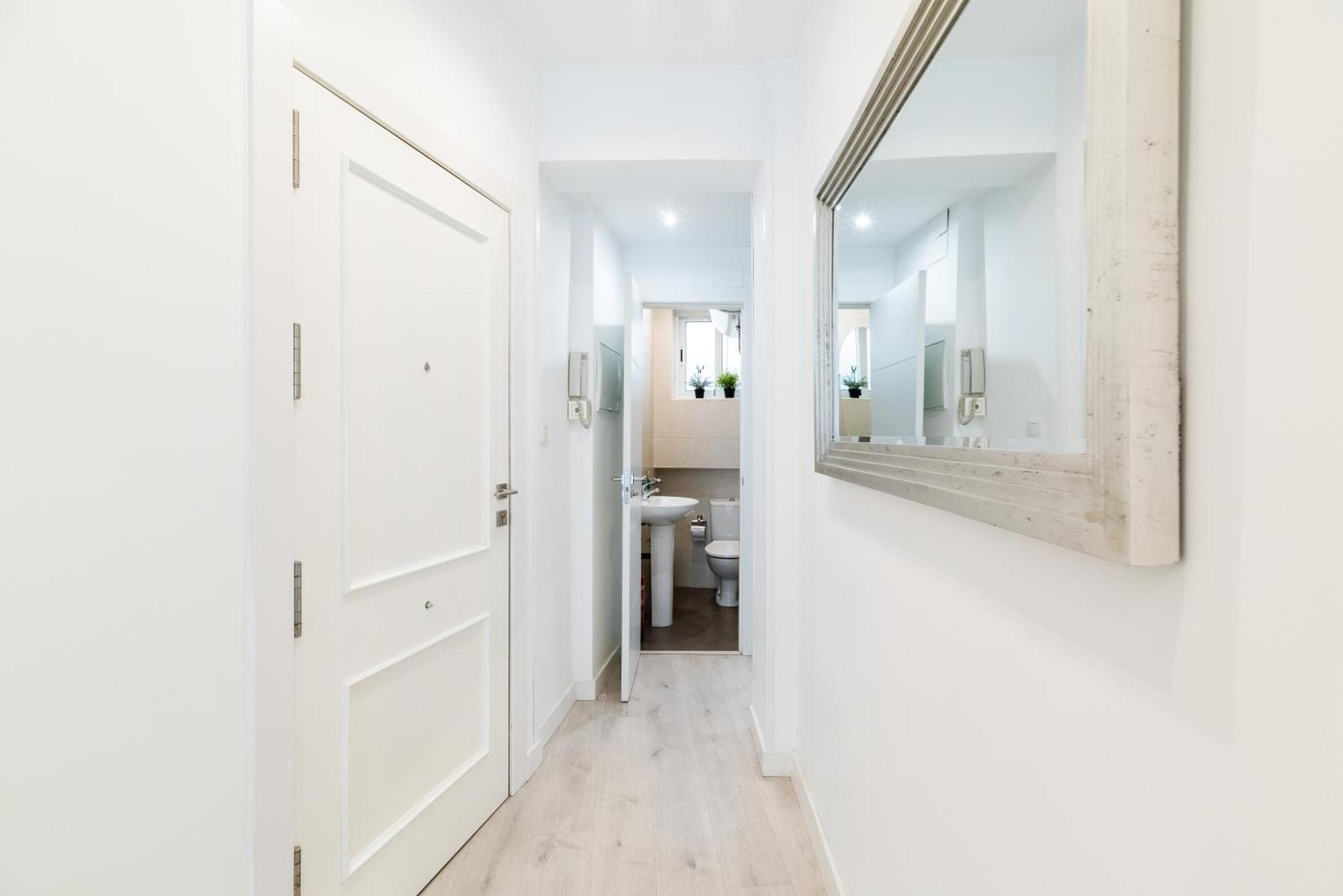 Wekey Homes Granada, Elvira Suites Centro Екстериор снимка