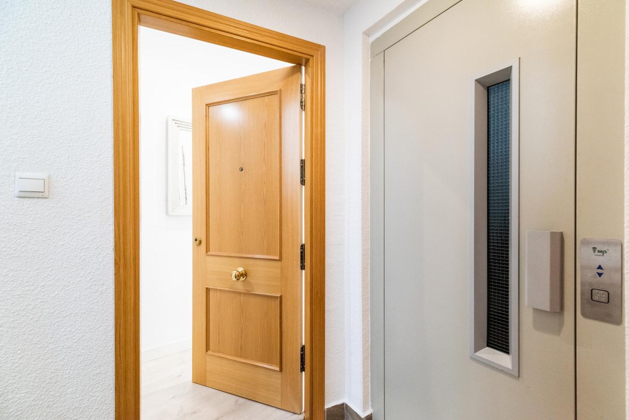 Wekey Homes Granada, Elvira Suites Centro Екстериор снимка
